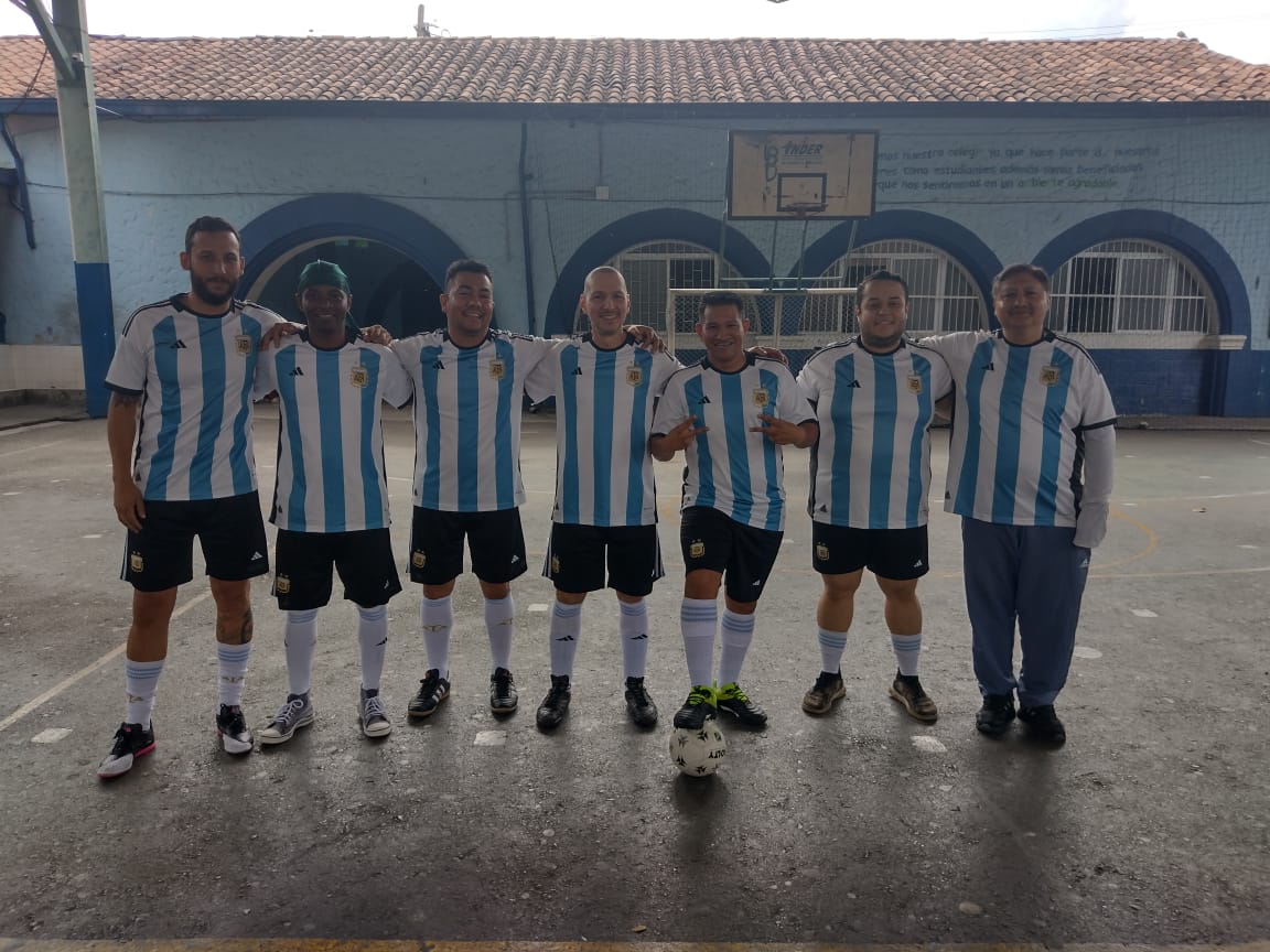 El equipo de los Profes Tarde.